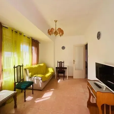 Private Bedroom With Balcony Near Centre Alicante