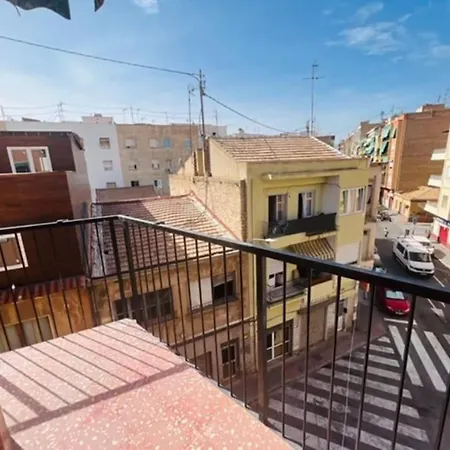 Private Bedroom With Balcony Near Centre